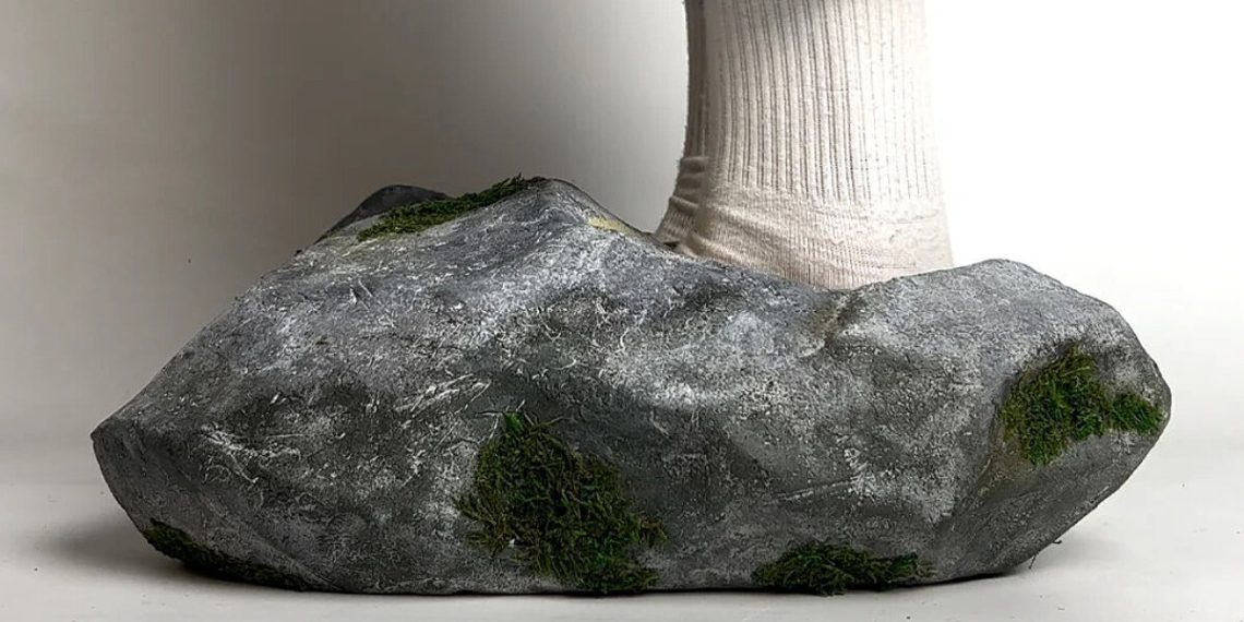 Rock footwear of Canyaon and Bravest are sporting legs for legs