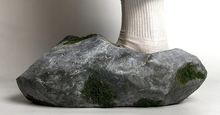 Rock footwear of Canyaon and Bravest are sporting legs for legs