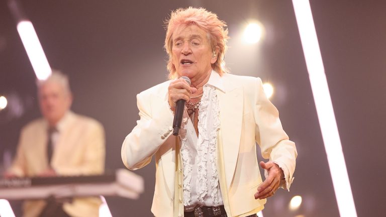 Rod Stewart, 80, cancels 6 concert events as he battles the flu