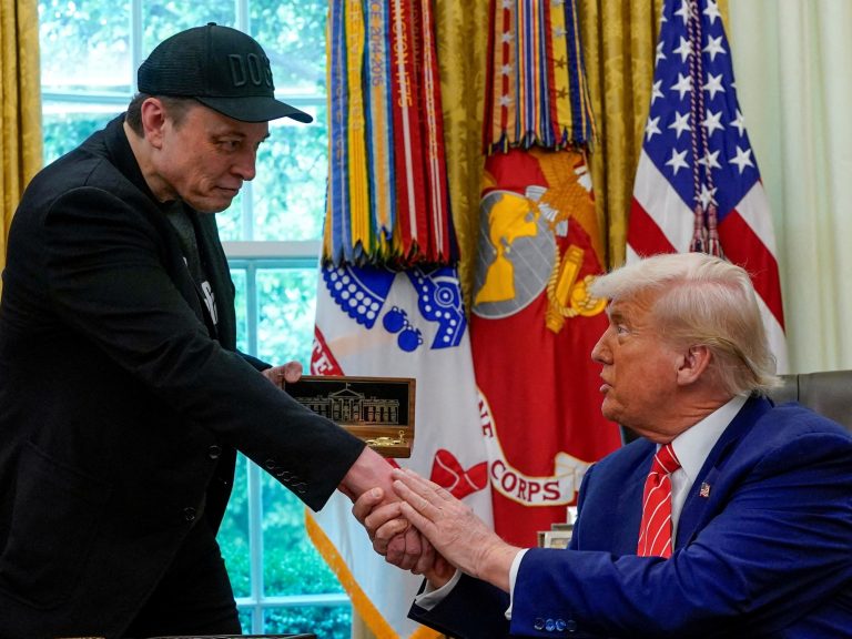 Elon Musk requires a 3rd occasion within the US and even discuss in regards to the funding of Democrats