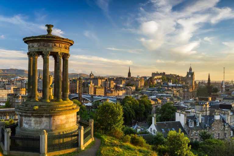 Scots Embrace the Sunshine Life-style: ‘Transferring to Portugal’ Present involves Edinburgh