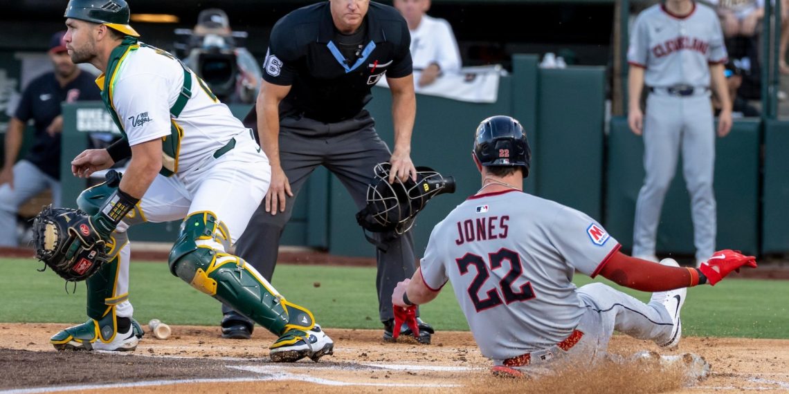 Ortiz throws the guards at Four-2 wins on athletics