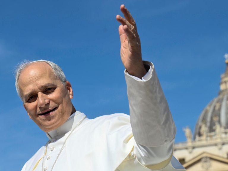 Pope Leo XIV spoke to Vladimir Putin and requested him “a gesture that favors peace” in Ukraine